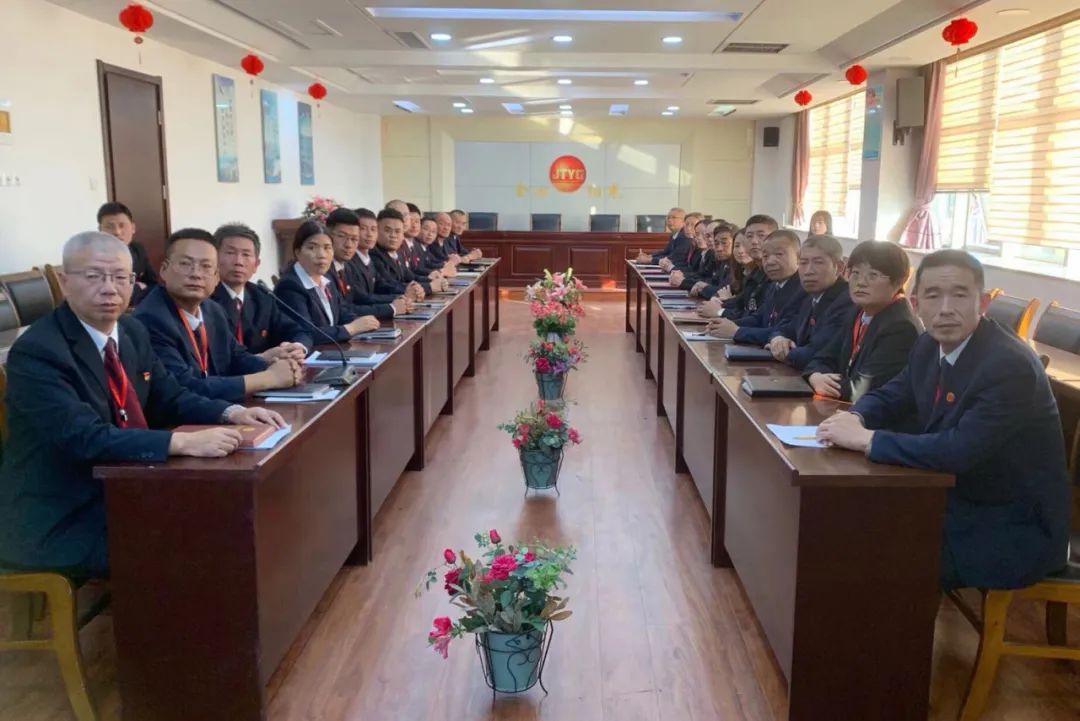 中共金田陽光投資集團(tuán)黨委開展《揮灑激情 點(diǎn)燃夢想丨中華體育精神魅力盛放》主題教育活動