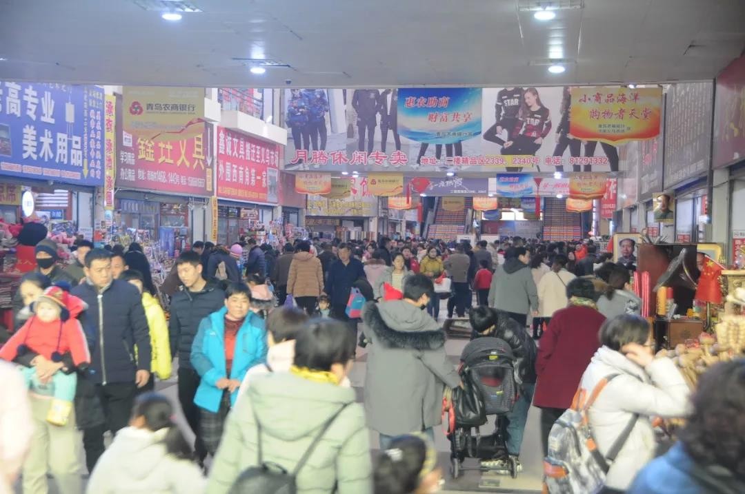 春節前奏：濟南義烏小商品批發市場內外人氣爆滿，熱鬧非凡